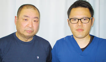 かがやき鍼灸整骨院に来院する患者様とスタッフ